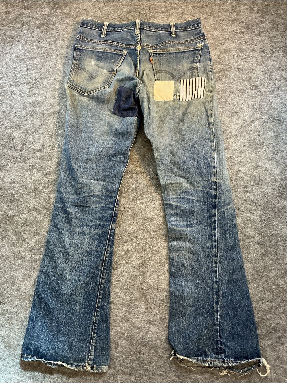 VINTAGE INSANE 1970s Levi’s Women’s Blue Patchwork Handmade Bell Bottoms - Picture 8 of 9